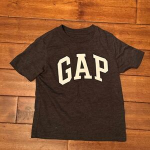 Toddler Boy GAP  T -Shirt Size 4 Years.